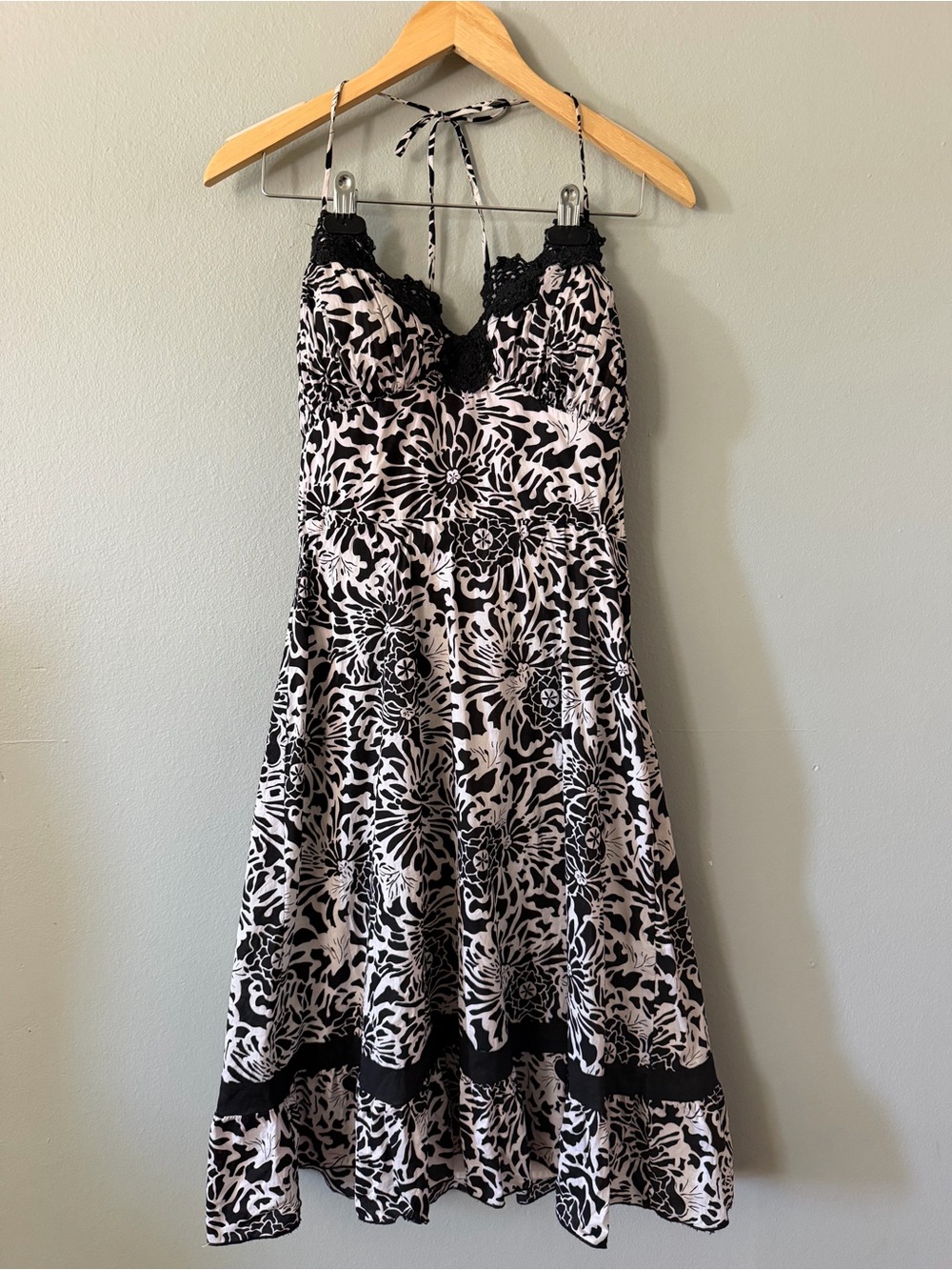 Vintage Black & White Floral Halter Dress 100% Cotton Lined Sundress Size 10